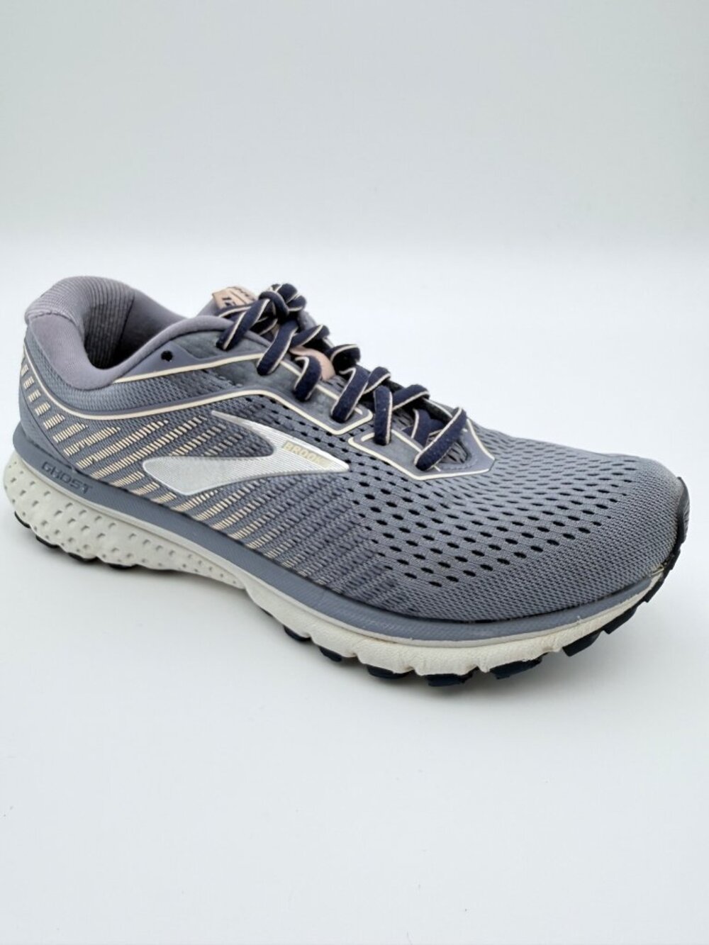 Brooks Ghost 12 Womens Size 7 Wide D Gray Running Shoes Sneakers 1203051D086